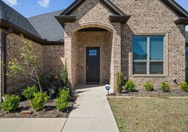 Photo 2 of Sale Pending at 14139 Lexi Ct, Tyler, TX 75703 | MLS# 21213595 | Listing updated on 2026-09-11