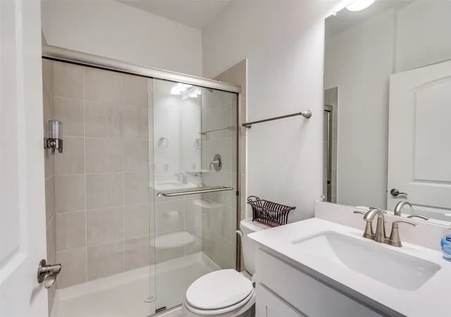 Photo 4 of Single family home for sale at 424 Long Pines Dr, Mc Kinney, TX 75071 | MLS# 21212126 | Listing updated on 2026-09-21