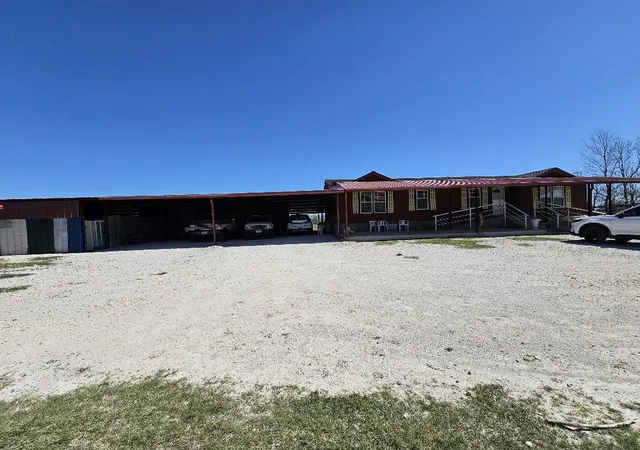 Photo 2 of Manufactured home for sale at 4109 Bramblett Rd, Cleburne, TX 76031 | MLS# 21214655 | Listing updated on 2026-09-11
