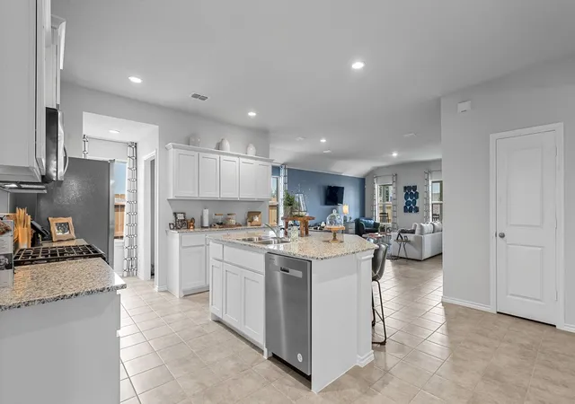 Photo 3 of Sale Pending at 1732 Leevon Ln, Fort Worth, TX 76140 | MLS# 21211939 | Listing updated on 2026-09-09
