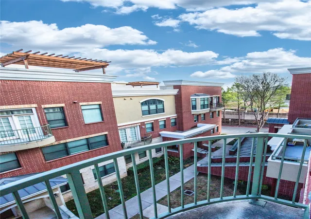 Photo 3 of Condo for sale at 1201 Beaconsfield Ln #108, Arlington, TX 76011 | MLS# 21208168 | Listing updated on 2026-09-13