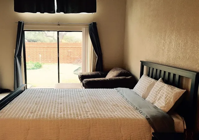 Listing Photo 4 - Condo for sale in building located at 519 Ranch Trl, Irving, TX 75063 - Unit #134
