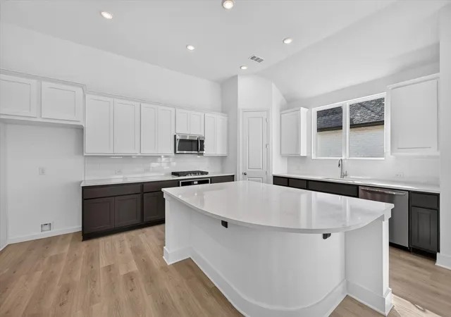 Photo 2 of Sale Pending at 2620 Brooklyn St, Forney, TX 75126 | MLS# 21215213 | Listing updated on 2026-09-20