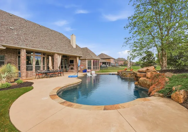 Photo 1 of Sale Pending at 406 Spurgin Rd, Allen, TX 75002 | MLS# 21215322 | Listing updated on 2026-09-14