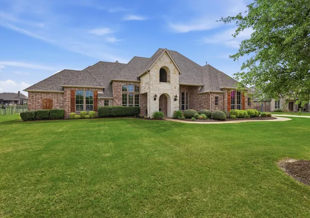 Photo 3 of Sale Pending at 406 Spurgin Rd, Allen, TX 75002 | MLS# 21215322 | Listing updated on 2026-09-14
