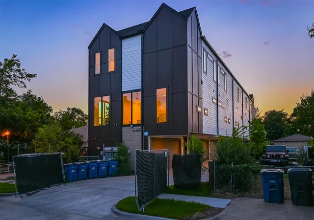 Photo 1 of Multi family home for sale at 2247 Mail Ave, Dallas, TX 75235 | MLS# 21209246 | Listing updated on 2026-09-08