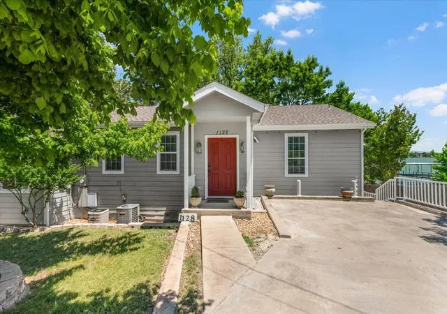 Photo 2 of Single family home for sale at 1128 W Lake Dr, Weatherford, TX 76087 | MLS# 21214658 | Listing updated on 2026-09-09