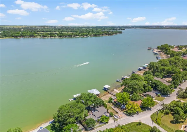 Photo 3 of Single family home for sale at 1128 W Lake Dr, Weatherford, TX 76087 | MLS# 21214658 | Listing updated on 2026-09-09