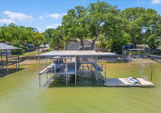 Photo 4 of Single family home for sale at 1128 W Lake Dr, Weatherford, TX 76087 | MLS# 21214658 | Listing updated on 2026-10-02
