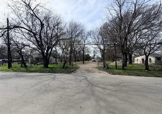 Photo 4 of Land for sale at 4151 Interurban Rd, Lancaster, TX 75134 | MLS# 21215496 | Listing updated on 2026-09-10