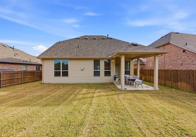 Photo 3 of Single family home for sale at 2352 High Plain Ln, Waxahachie, TX 75167 | MLS# 21214751 | Listing updated on 2026-10-06