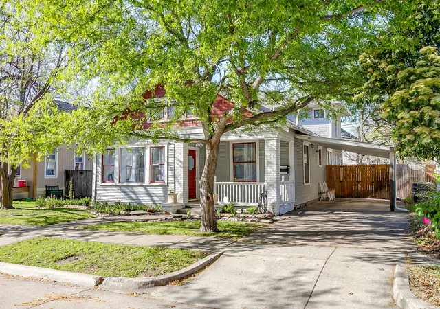 Photo 3 of Single family home for sale at 1014 W Arlington Ave, Fort Worth, TX 76110 | MLS# 21215418 | Listing updated on 2026-09-13