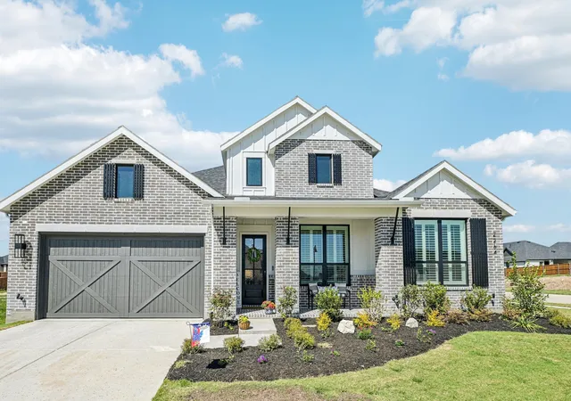 Photo 2 of Single family home for sale at 2264 Emerald Dr, Waxahachie, TX 75167 | MLS# 21210729 | Listing updated on 2026-09-12