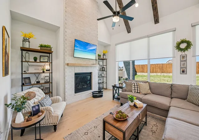 Photo 3 of Single family home for sale at 2264 Emerald Dr, Waxahachie, TX 75167 | MLS# 21210729 | Listing updated on 2026-09-12