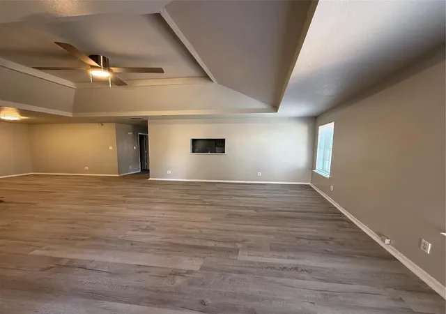 Photo 3 of Sale Pending at 1433 N Bluegrove Rd, Lancaster, TX 75134 | MLS# 21212561 | Listing updated on 2026-09-24