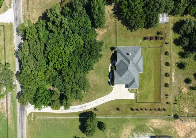 Photo 4 of Single family home for sale at 181 Fairview Ct, Decatur, TX 76234 | MLS# 21215679 | Listing updated on 2026-09-13