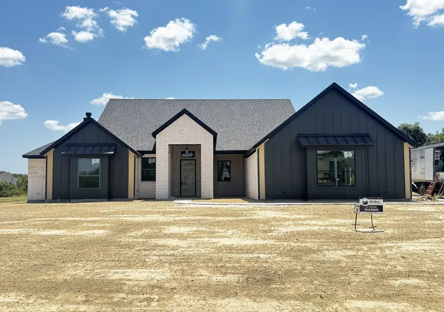 Photo 1 of Single family home for sale at 1102 Silver Sage Trl, Weatherford, TX 76085 | MLS# 21216113 | Listing updated on 2026-09-07