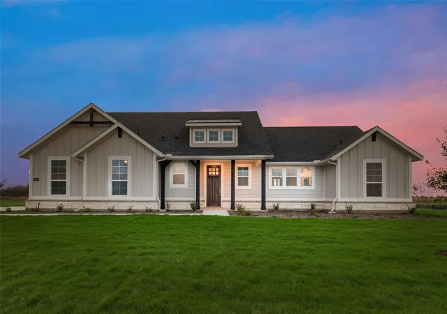 Photo 3 of Sale Pending at 1230 County Road 200, Valley View, TX 76272 | MLS# 21216072 | Listing updated on 2026-09-21