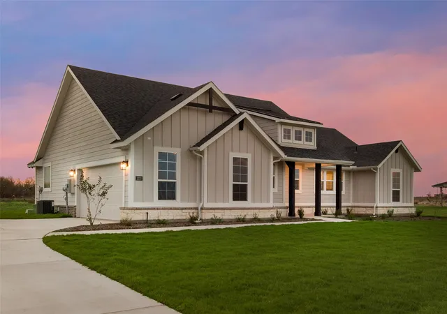 Photo 4 of Sale Pending at 1230 County Road 200, Valley View, TX 76272 | MLS# 21216072 | Listing updated on 2026-09-21