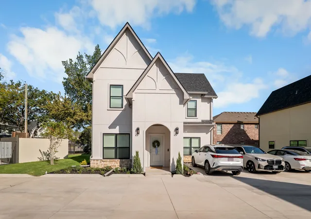 Photo 1 of Single family home for sale at 2700 S 2nd #B, Waco, TX 76706 | MLS# 21217268 | Listing updated on 2026-09-14
