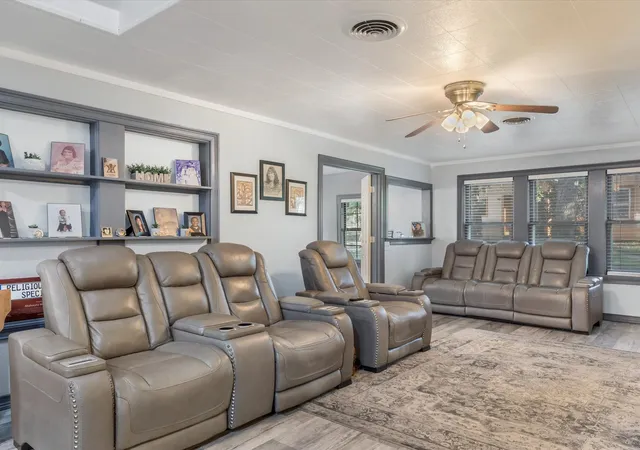 Photo 4 of Sale Pending at 3002 Mecca St, Fort Worth, TX 76119 | MLS# 21217197 | Listing updated on 2026-09-09