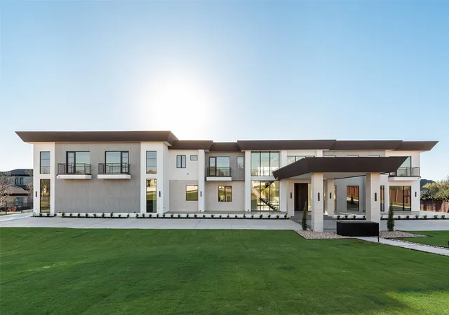 Photo 1 of Mansion for sale at 410 S White Chapel Blvd, Southlake, TX 76092 | MLS# 21216332 | Listing updated on 2026-09-14