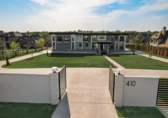 Photo 2 of Mansion for sale at 410 S White Chapel Blvd, Southlake, TX 76092 | MLS# 21216332 | Listing updated on 2026-09-14