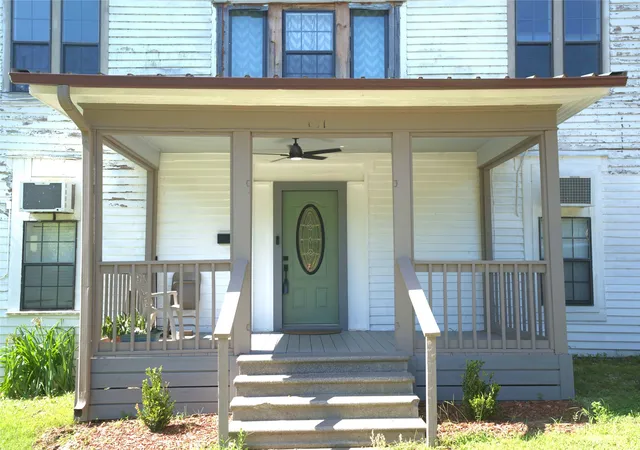 Photo 2 of Single family home for sale at 631 W Austin, Paris, TX 75460 | MLS# 21217625 | Listing updated on 2026-09-12