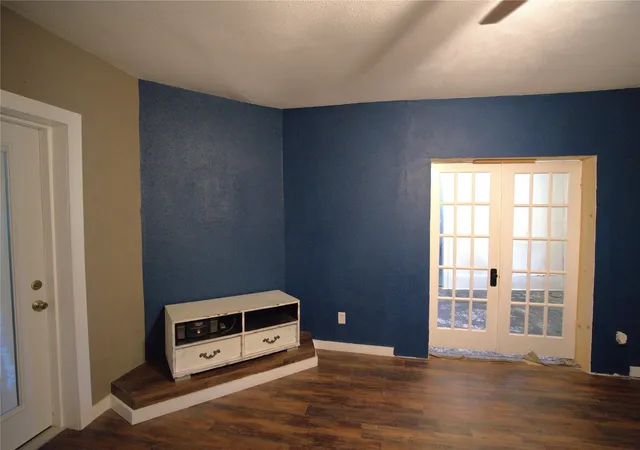 Photo 4 of Single family home for sale at 631 W Austin, Paris, TX 75460 | MLS# 21217625 | Listing updated on 2026-09-12