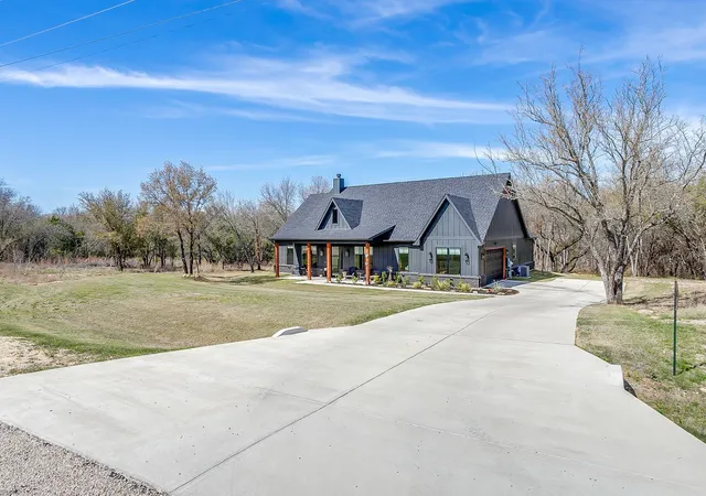 Photo 3 of Sale Pending at 1040 Rose Ct, Nemo, TX 76070 | MLS# 21217544 | Listing updated on 2026-09-13