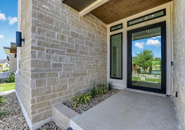 Photo 3 of Single family home for sale at 121 Azalea Loop, Horseshoe Bay, TX 78657 | MLS# 21210328 | Listing updated on 2026-09-14