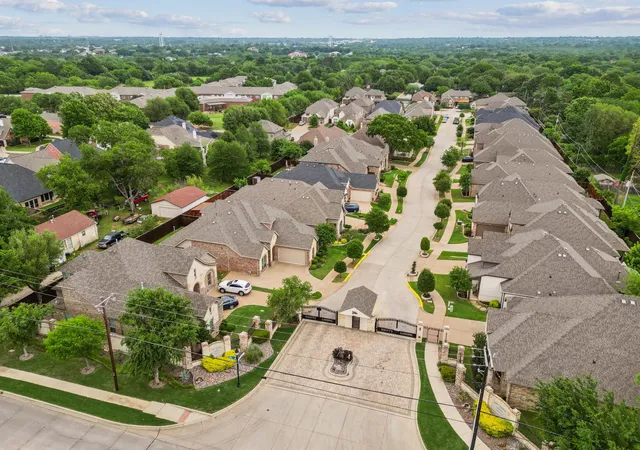 Photo 3 of Single family home for sale at 2504 Moores Lndg, Arlington, TX 76016 | MLS# 21216526 | Listing updated on 2026-07-29