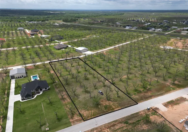 Photo 2 of Sale Pending at 1019 East Landings North, Granbury, TX 76049 | MLS# 21218172 | Listing updated on 2026-09-16