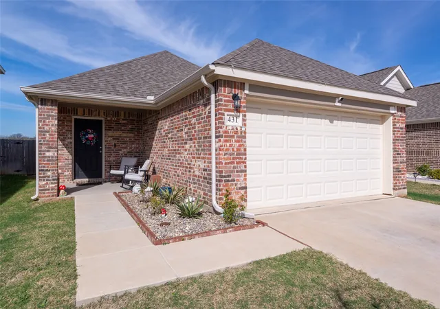 Photo 1 of Single family home for sale at 431 Woodhouse Wy, Fort Worth, TX 76140 | MLS# 21214178 | Listing updated on 2026-09-14