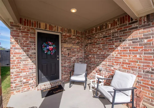 Photo 2 of Single family home for sale at 431 Woodhouse Wy, Fort Worth, TX 76140 | MLS# 21214178 | Listing updated on 2026-09-14
