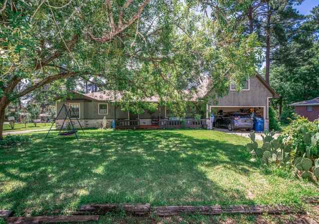 Photo 2 of Single family home for sale at 141 Cedar St, Rusk, TX 75785 | MLS# 21218340 | Listing updated on 2026-09-12