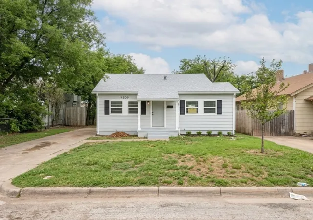 Photo 1 of Single family home for sale at 4509 Sandage Ave, Fort Worth, TX 76115 | MLS# 21217370 | Listing updated on 2026-08-02