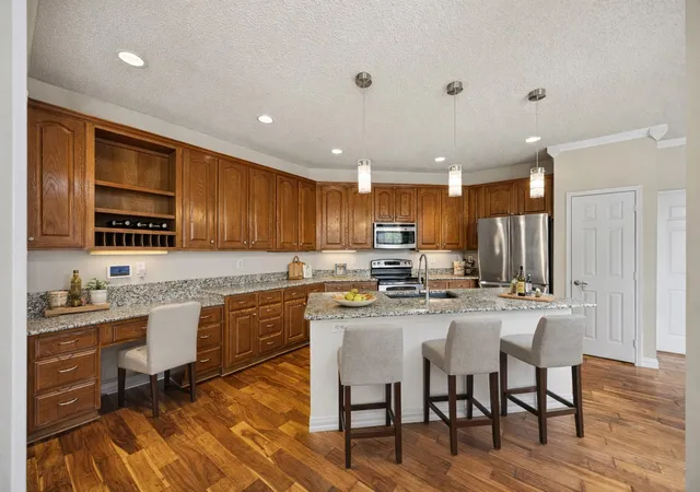 Photo 4 of Single family home for sale at 5105 Gulfport Dr, Rowlett, TX 75088 | MLS# 21217186 | Listing updated on 2026-09-17