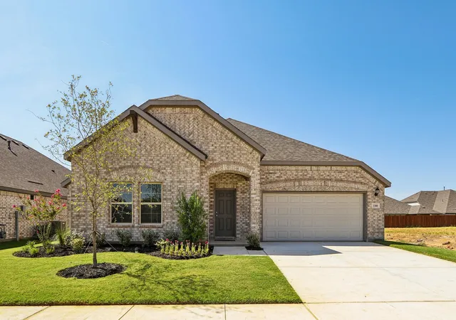Photo 1 of Sale Pending at 3300 Royal Forest Dr, Denton, TX 76208 | MLS# 21198304 | Listing updated on 2026-09-08