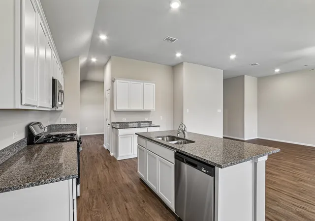 Photo 2 of Sale Pending at 3300 Royal Forest Dr, Denton, TX 76208 | MLS# 21198304 | Listing updated on 2026-09-08