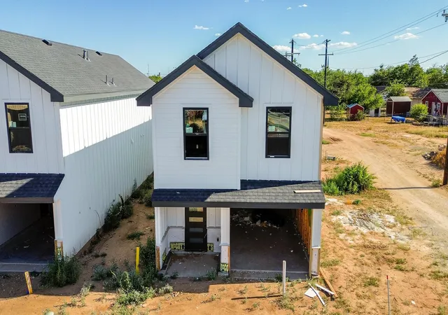 Photo 3 of Single family home for sale at 1001 Neikol Ln, Abilene, TX 79601 | MLS# 21217662 | Listing updated on 2026-09-30