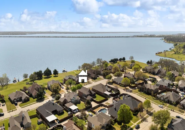 Photo 4 of Single family home for sale at 3905 Lakeside Dr, Rowlett, TX 75088 | MLS# 21218610 | Listing updated on 2026-09-09