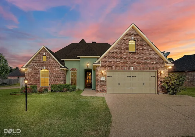 Photo 1 of Single family home for sale at 9672 Heron Springs Dr, Shreveport, LA 71106 | MLS# 21218790 | Listing updated on 2026-10-06