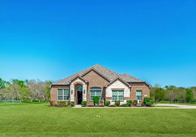 Photo 1 of Single family home for sale at 747 Hickory Ln, Royse City, TX 75189 | MLS# 21216595 | Listing updated on 2026-09-13