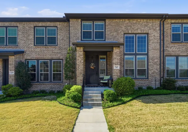 Photo 2 of Sale Pending at 7247 Panicum Dr, Frisco, TX 75033 | MLS# 21217025 | Listing updated on 2026-09-19