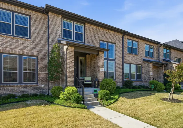 Photo 3 of Sale Pending at 7247 Panicum Dr, Frisco, TX 75033 | MLS# 21217025 | Listing updated on 2026-09-19