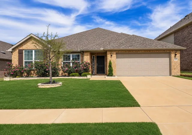 Photo 1 of Single family home for sale at 2809 Ranger Ln, Aubrey, TX 76227 | MLS# 21201180 | Listing updated on 2026-09-29