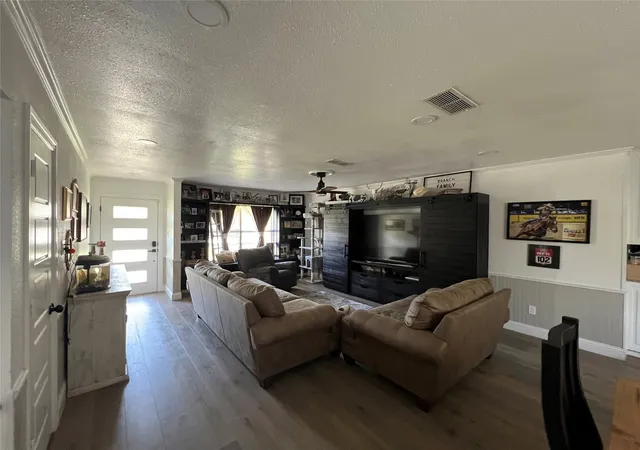 Photo 3 of Single family home for sale at 200 33Rd St, Mineral Wells, TX 76067 | MLS# 21219900 | Listing updated on 2026-09-14