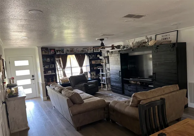 Photo 4 of Single family home for sale at 200 33Rd St, Mineral Wells, TX 76067 | MLS# 21219900 | Listing updated on 2026-09-14