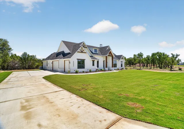 Photo 3 of Single family home for sale at 2037 Preserves Trl, Weatherford, TX | MLS# 21219982 | Listing updated on 2026-10-04